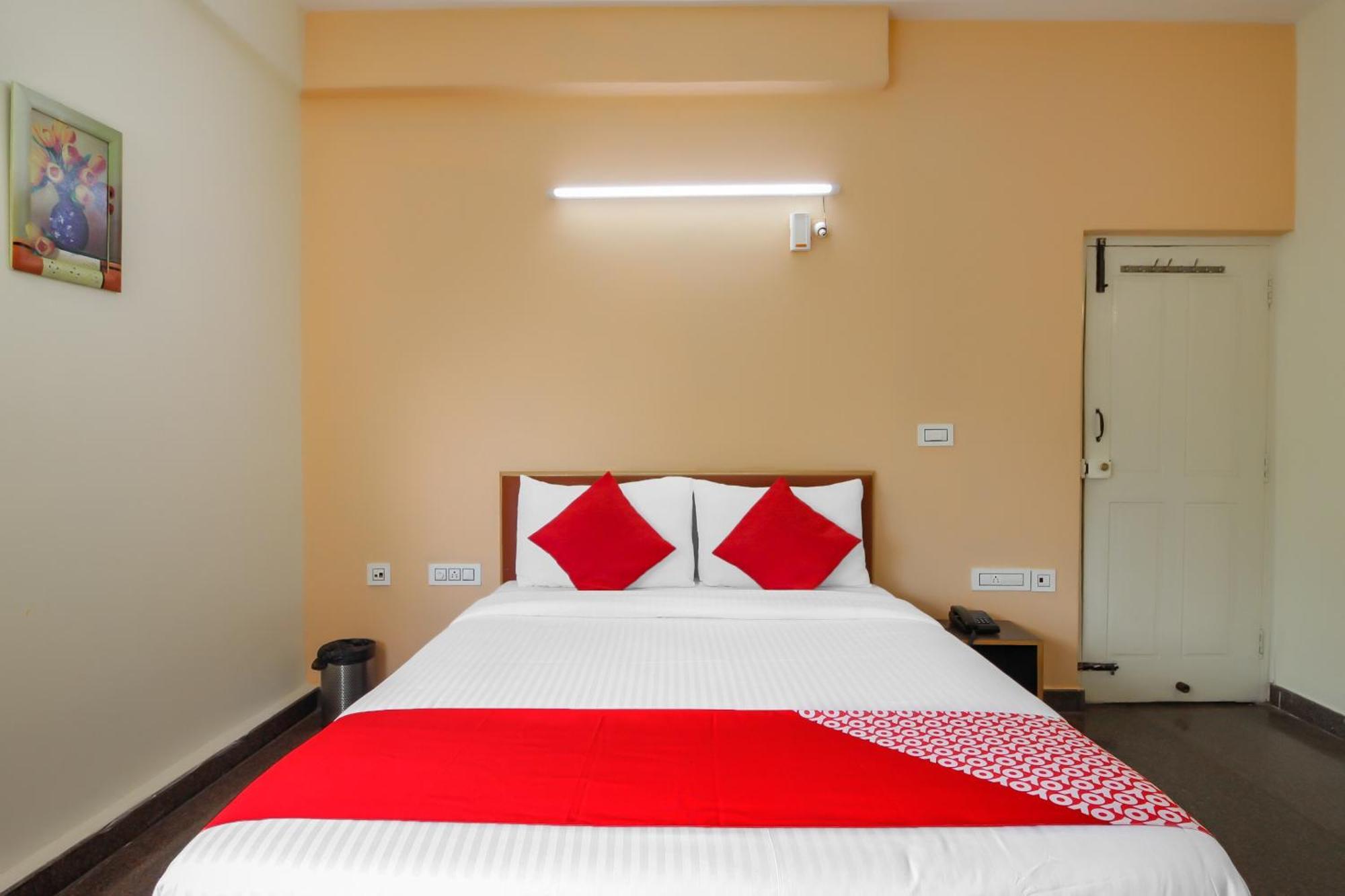 Hotel Collection O The Olive Shine Mysore Exterior foto
